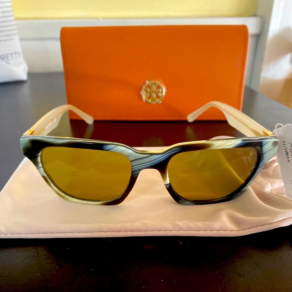 NWT TORY BURCH SUNGLASSES
